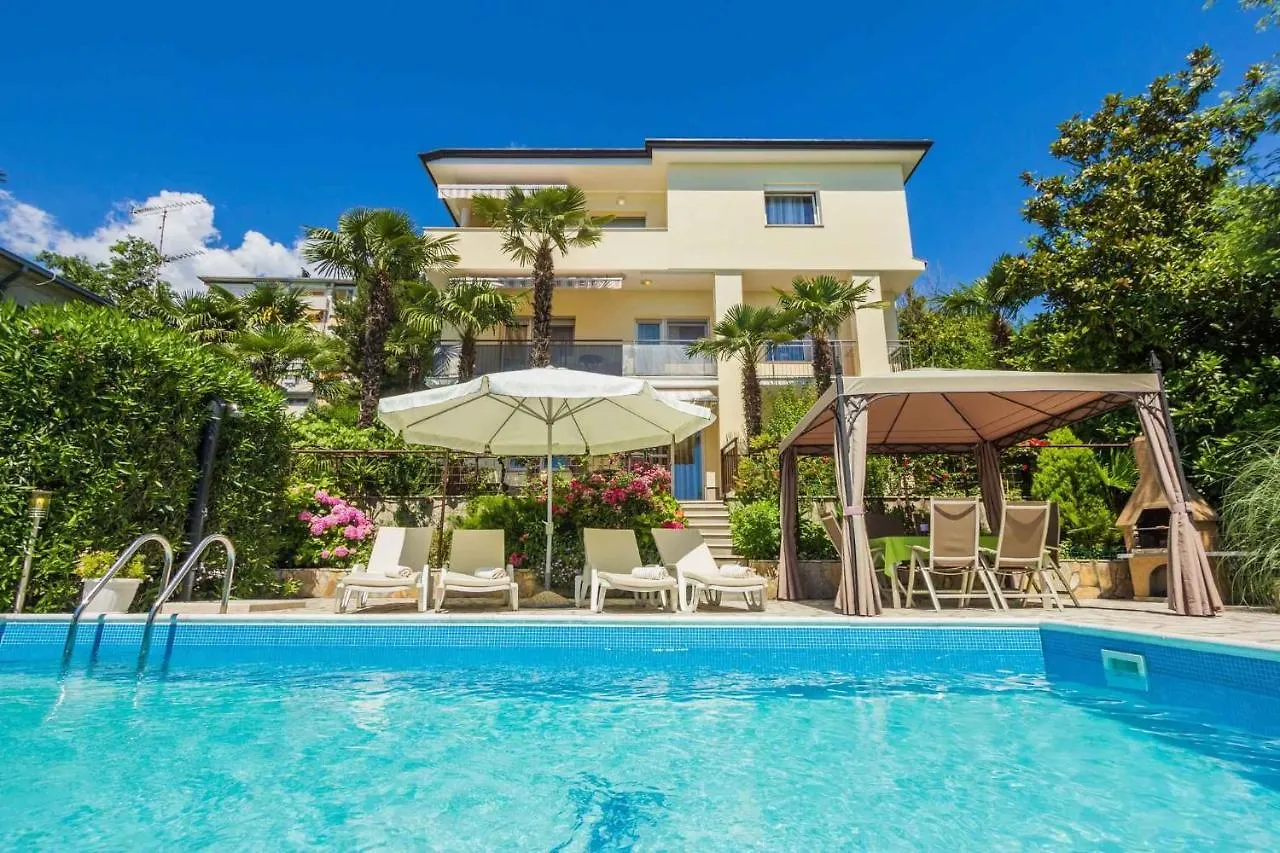 Apartment In Opatija 34125