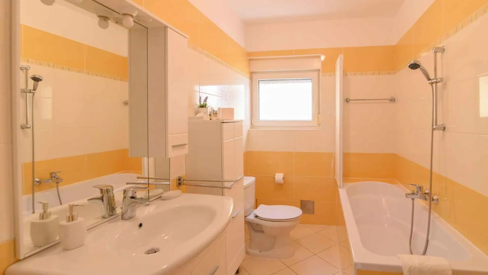 Apartment In Opatija 34125