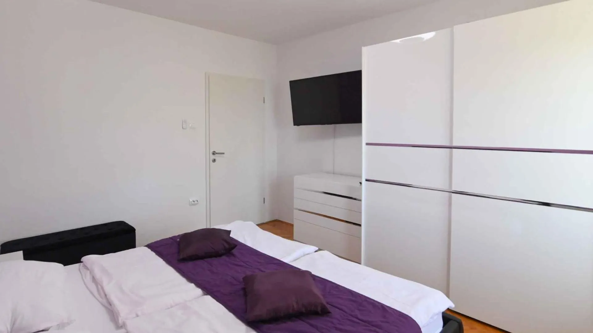 Apartment In Opatija 34125